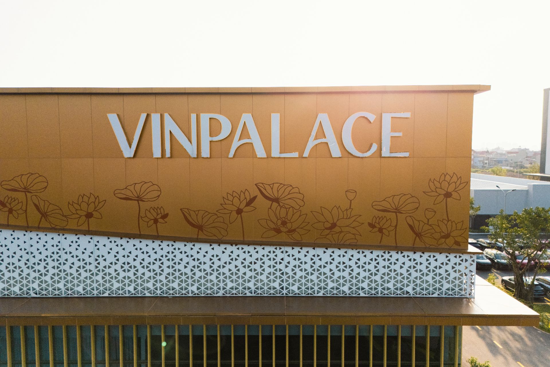 VIN PALACE